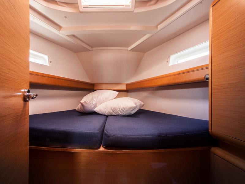 Book yachts online - sailboat - Sun Odyssey 439 - Gipsy Queen - rent