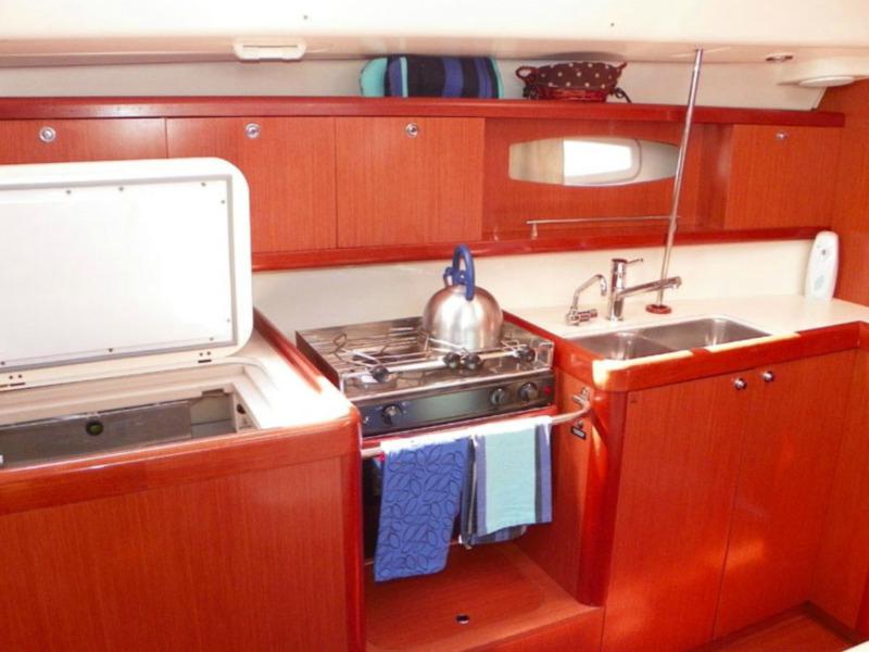 Book yachts online - sailboat - Oceanis 43 - FANTASEA - rent