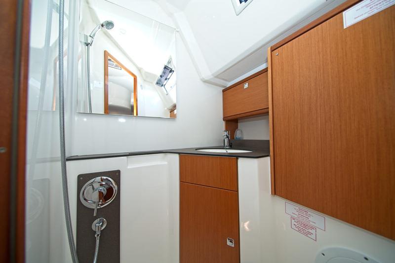 Book yachts online - sailboat - Bavaria 46 CN - MH 80 - rent