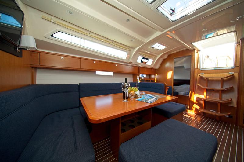 Book yachts online - sailboat - Bavaria Cruiser 41 - MH 59 - rent