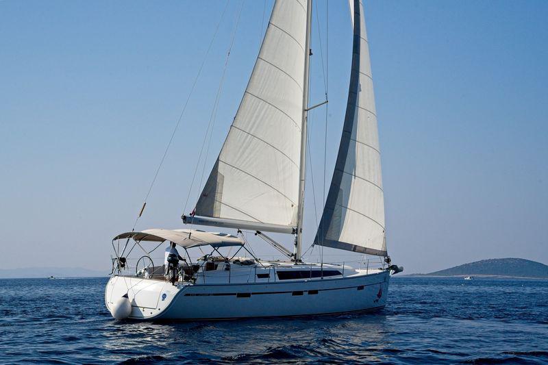 Book yachts online - sailboat - Bavaria 46 CN - MH 38 - rent
