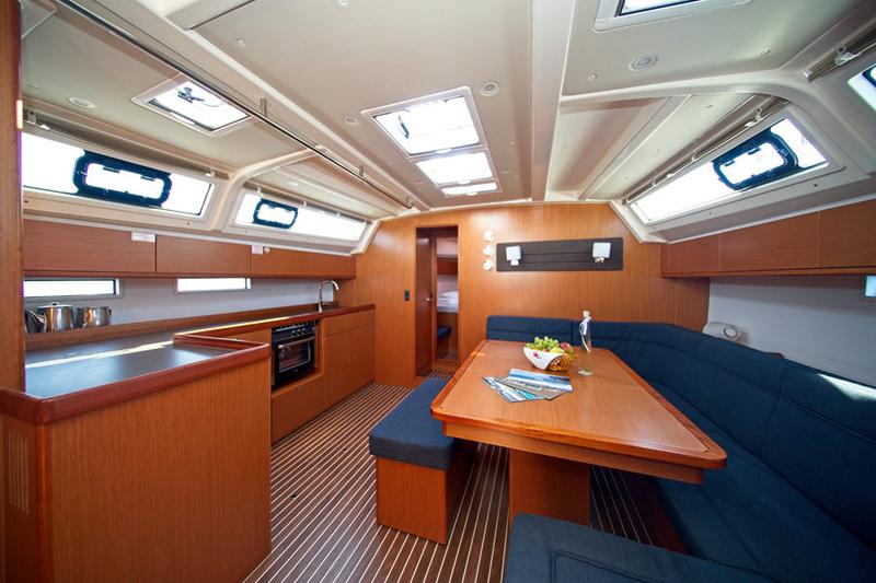 Book yachts online - sailboat - Bavaria 46 CN - MH 78 - rent
