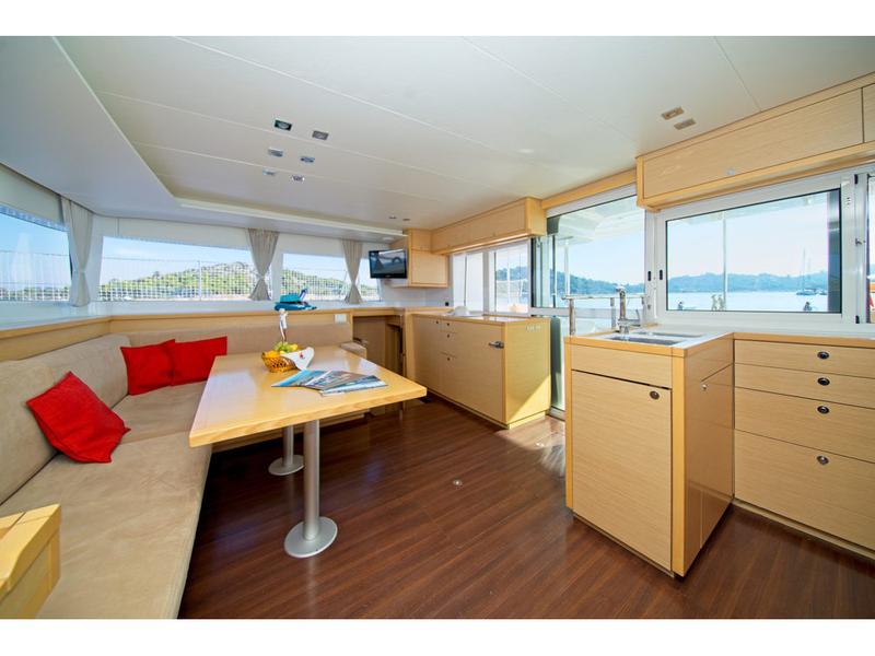 Book yachts online - catamaran - Lagoon 450 - MH 33 - rent