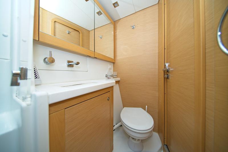 Book yachts online - catamaran - Lagoon 450 - MH 33 - rent