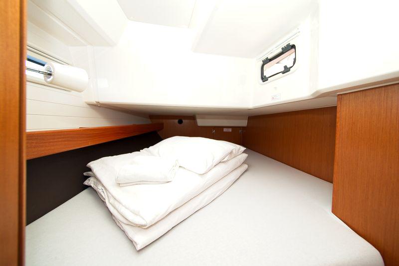 Book yachts online - sailboat - Bavaria Cruiser 41 - MH 64 - rent