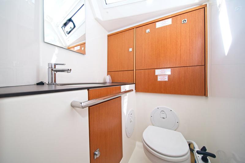 Book yachts online - sailboat - Bavaria 46 CN - MH 40 - rent