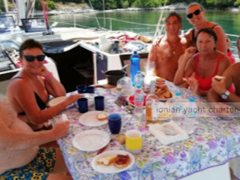 Book yachts online - sailboat - Sun Odyssey 39 DS - Afroditi - rent