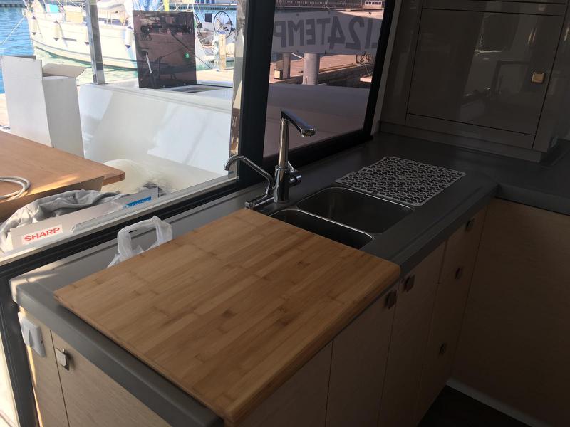 Book yachts online - catamaran - Fountaine Pajot Lucia 40 - Lipara (Ac+Gen+Wm) - rent