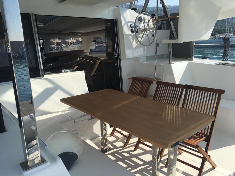 Book yachts online - catamaran - Fountaine Pajot Lucia 40 - Lipara (Ac+Gen+Wm) - rent