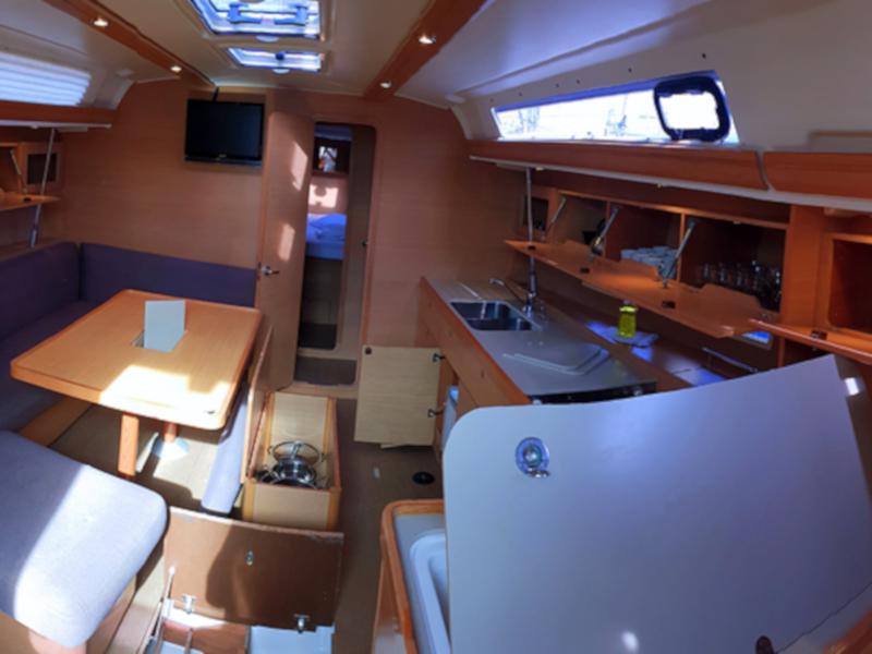 Book yachts online - sailboat - Dufour 450 Grand Large - COMODO - rent