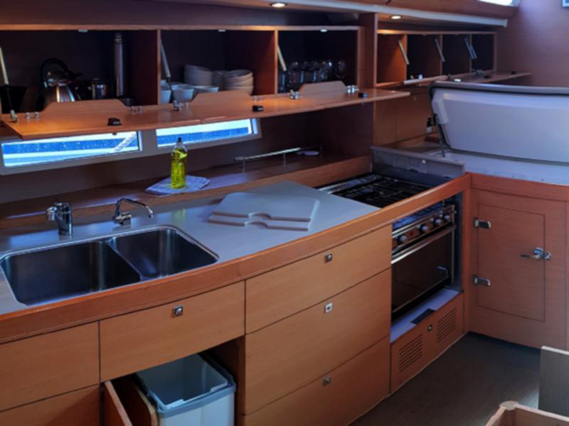 Book yachts online - sailboat - Dufour 450 Grand Large - COMODO - rent