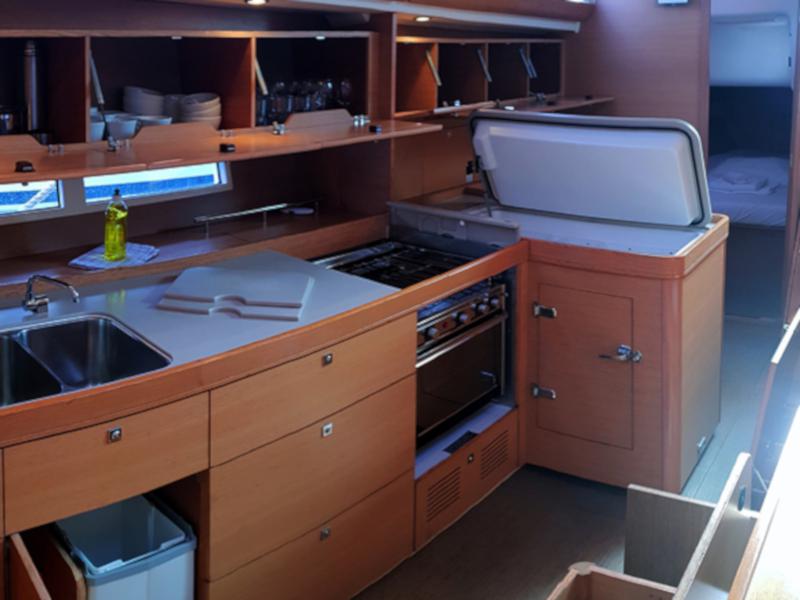 Book yachts online - sailboat - Dufour 450 Grand Large - EROICO - rent