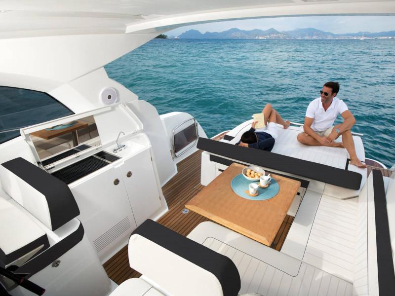 Book yachts online - motorboat - Leader 36 - PARTENOPE - rent