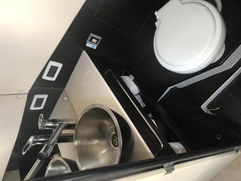Book yachts online - motorboat - Magazzu' M11 Coupe - Ice Beat - rent
