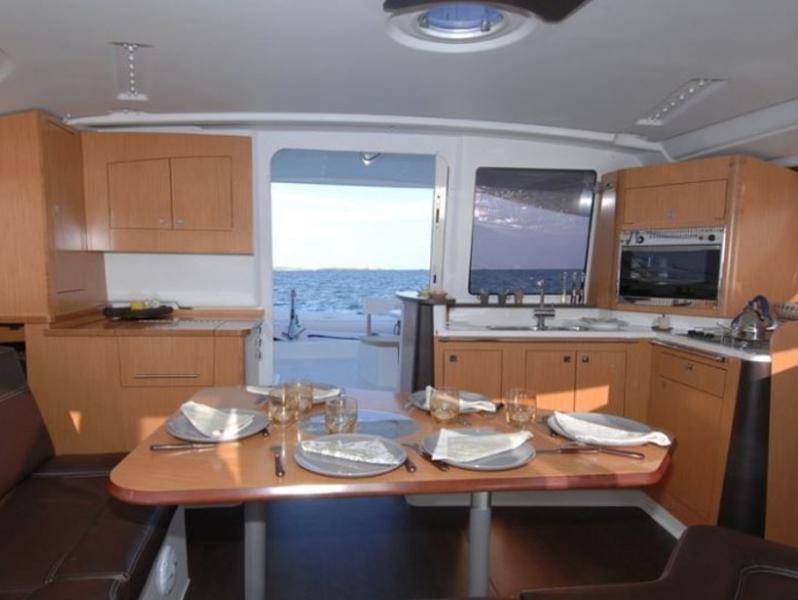 Book yachts online - catamaran - Lipari 41 - Cousin - rent