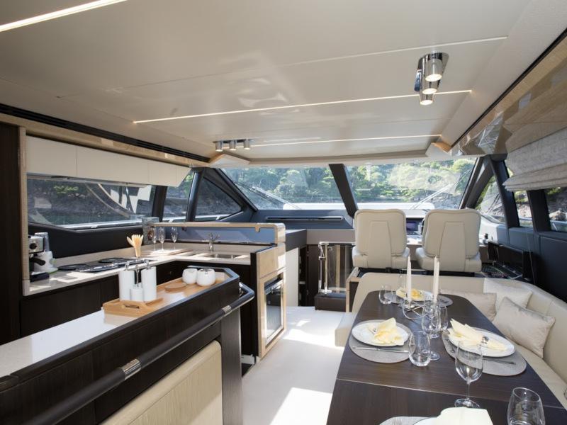 Book yachts online - motorboat - Azimut 66 - Tamara II - rent