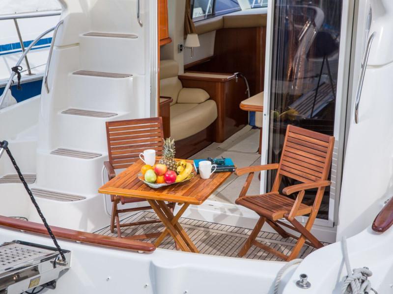 Book yachts online - motorboat - Prestige 36 - Katija - rent