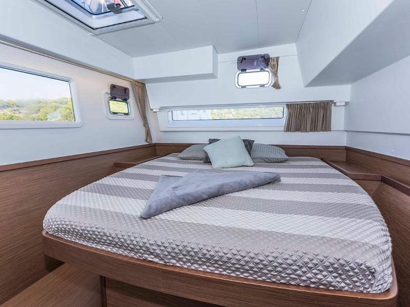 Book yachts online - catamaran - Lagoon 42 - Avocado - rent