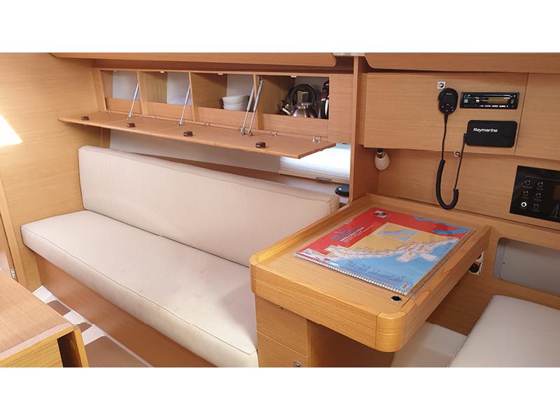 Book yachts online - sailboat - Dufour 360 Grand Large - Layla - rent