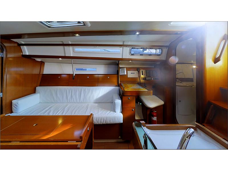 Book yachts online - sailboat - Dufour 34 Performance - Una FB  - rent