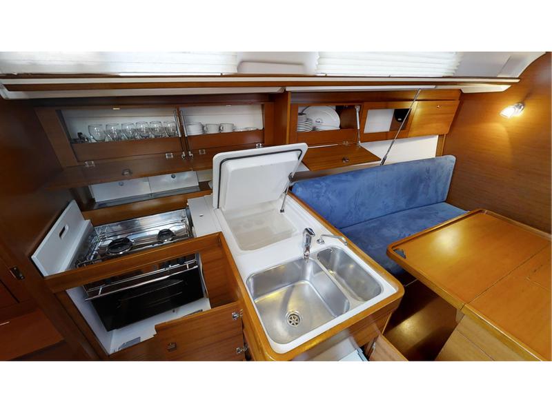Book yachts online - sailboat - Dufour 335 Grand Large - Tara FB - rent