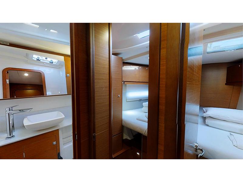 Book yachts online - sailboat - Dufour 520 Grand Large - Maestoso - rent