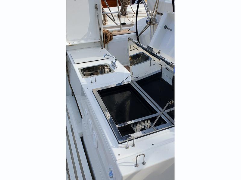 Book yachts online - sailboat - Dufour 520 Grand Large - Maestoso - rent