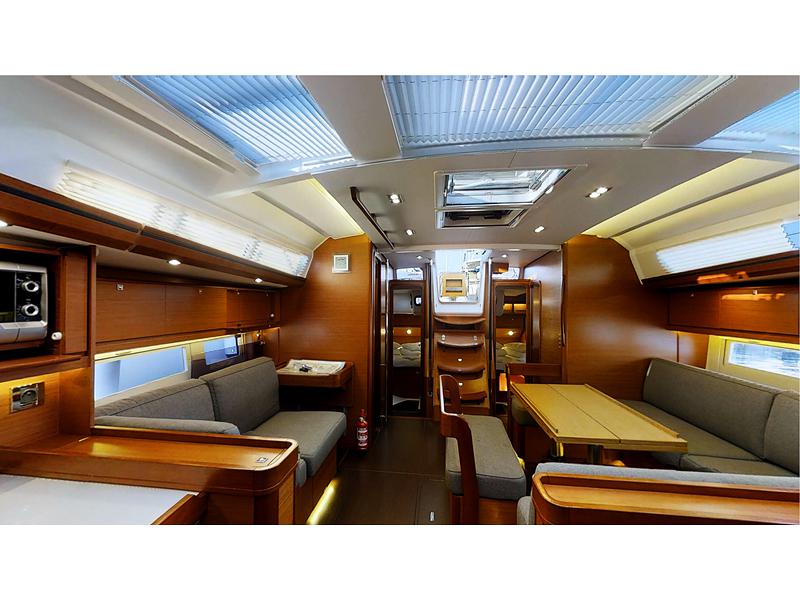 Book yachts online - sailboat - Dufour 520 Grand Large - Maverick  - rent