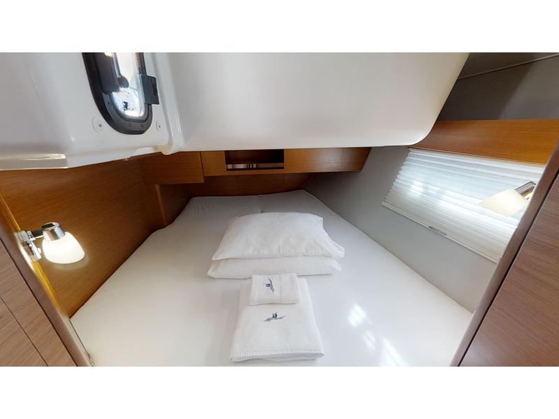 Book yachts online - sailboat - Dufour 390 Grand Large - Ruža - rent