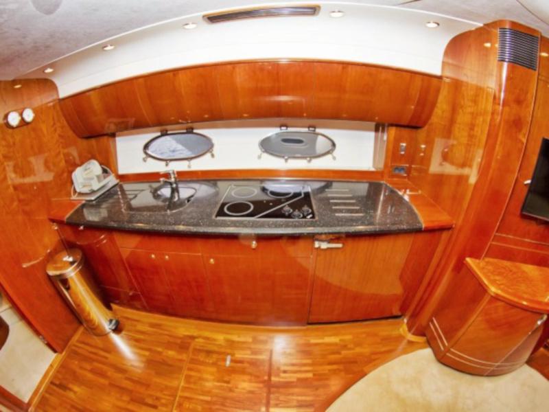 Book yachts online - motorboat - Princess V 58 - Cool - rent