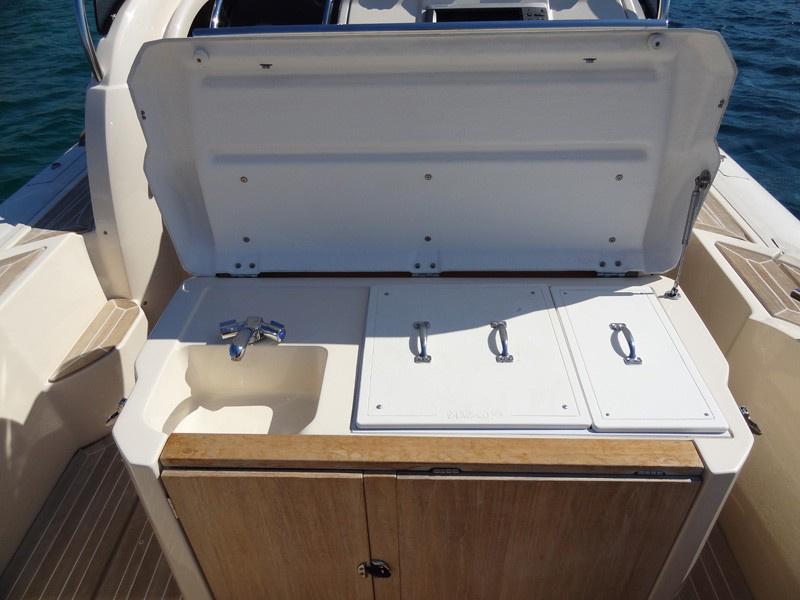 Book yachts online - motorboat - MAR-CO e-motion 32 - Marco - rent