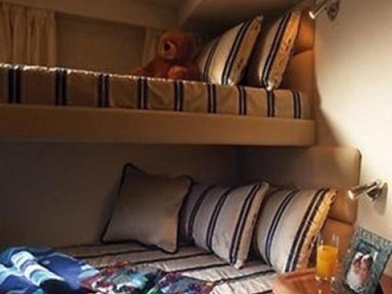 Book yachts online - motorboat - Manhattan 50 - Aviator - rent