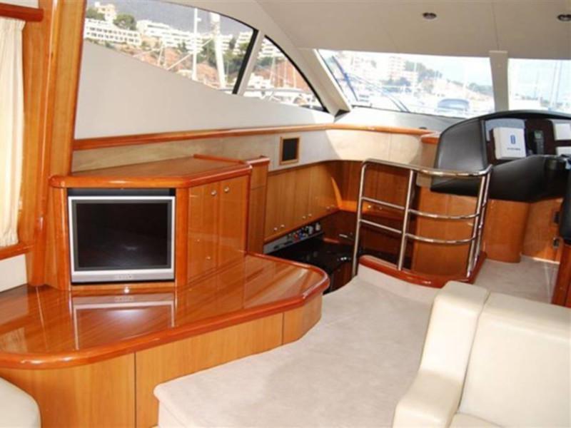 Book yachts online - motorboat - Manhattan 50 - Aviator - rent