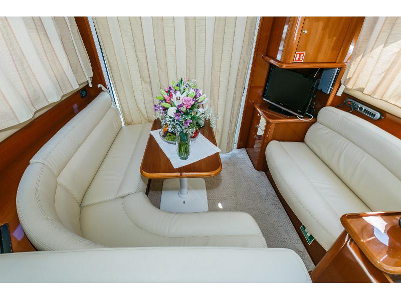Book yachts online - motorboat - Jeanneau Prestige 36 Fly - Dodo - rent