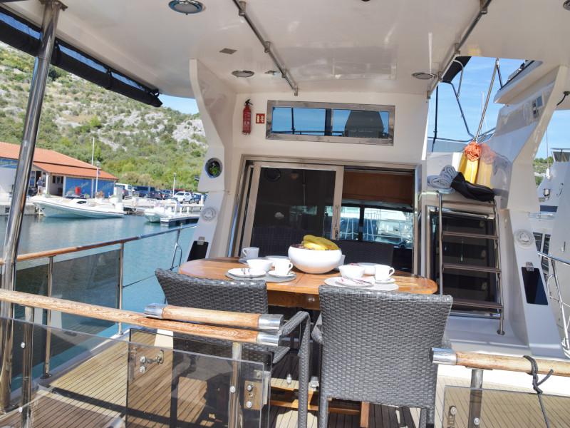 Book yachts online - motorboat - Yaretti 1570 Heck - Grazia - rent