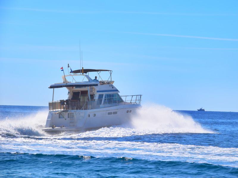 Book yachts online - motorboat - Yaretti 1570 Heck - Grazia - rent