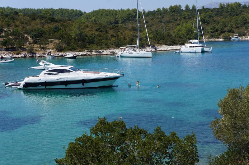 Book yachts online - motorboat - Alena 54 - Solo 1 - rent