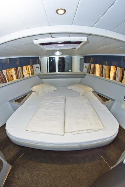 Book yachts online - motorboat - Ferretti 52-7 - Odysseus  - rent
