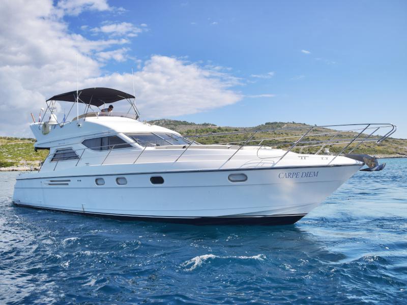Book yachts online - motorboat - Princess 480 - Carpe Diem  - rent