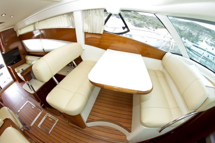 Book yachts online - motorboat - Jeanneau Prestige 46 Fly - Day Dreamer  - rent