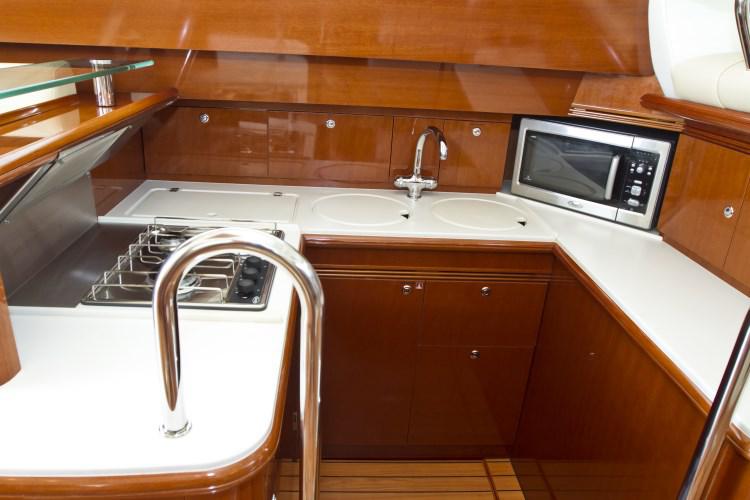 Book yachts online - motorboat - Jeanneau Prestige 46 Fly - Day Dreamer  - rent