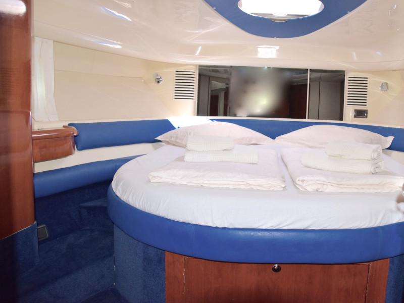 Book yachts online - motorboat - Fairline Targa 48 - H.I.T.   - rent