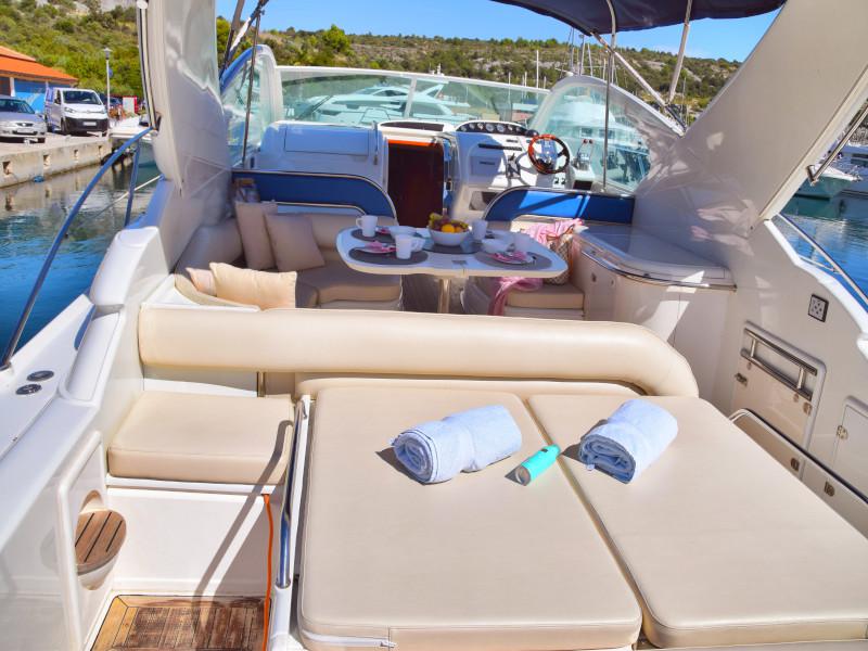 Book yachts online - motorboat - Fairline Targa 48 - H.I.T.   - rent