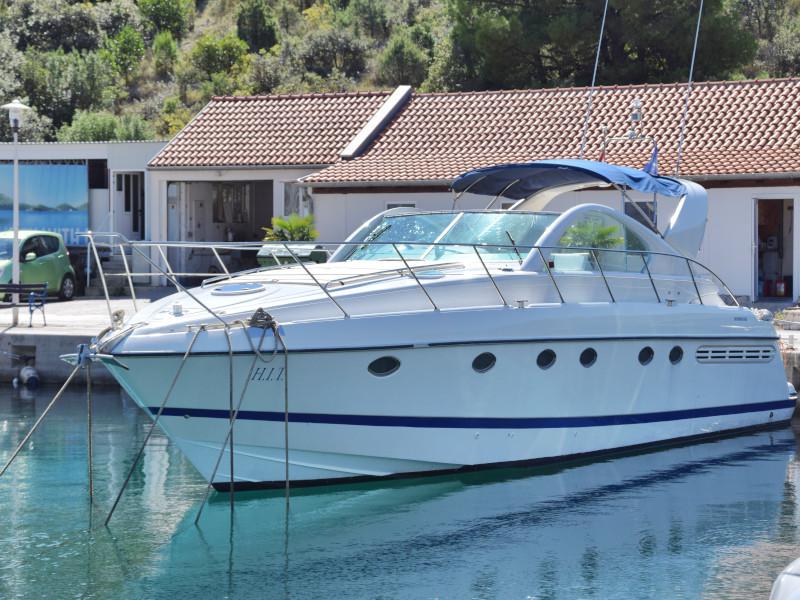 Book yachts online - motorboat - Fairline Targa 48 - H.I.T.   - rent