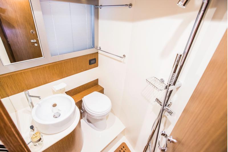Book yachts online - motorboat - Riva 68 Ego - Pendrgon - rent