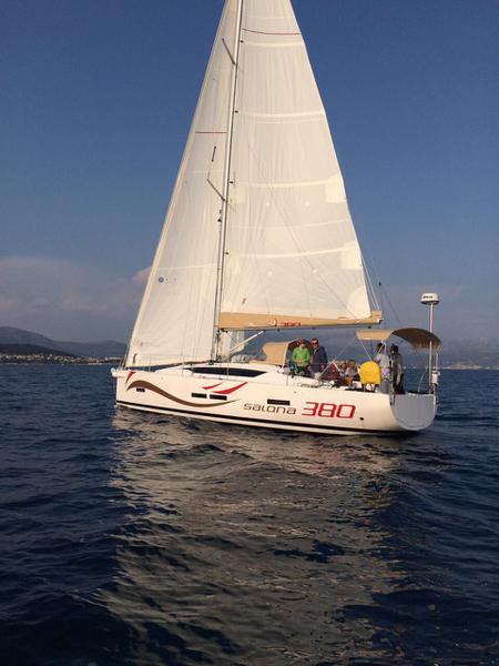 Book yachts online - sailboat - Salona 380 Performance - Tonic - rent