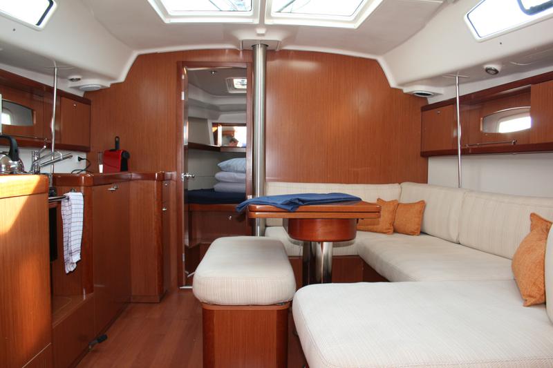 Book yachts online - sailboat - Oceanis 40 - Marie-Andrea - rent