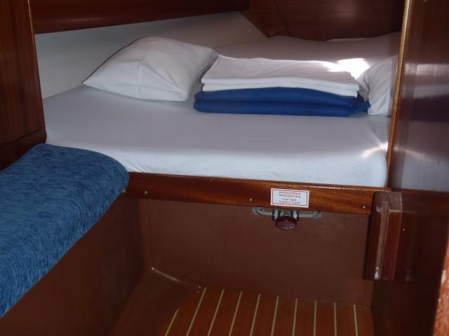 Book yachts online - sailboat - Bavaria 36 Cruiser - Dolkar with New teak deck - rent