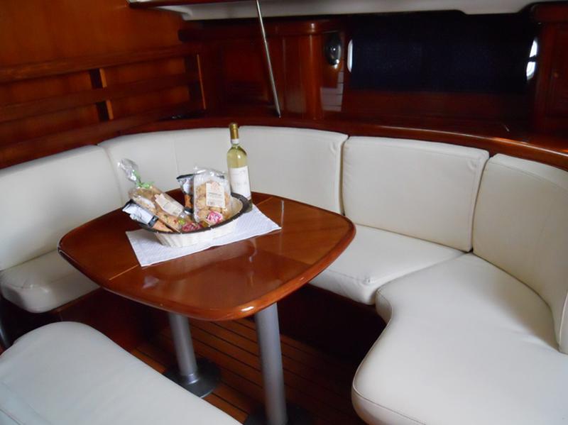 Book yachts online - sailboat - Oceanis 411-4* - Francesca - rent