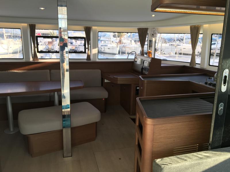 Book yachts online - catamaran - Lagoon 42 - Lucky Lagoon - rent